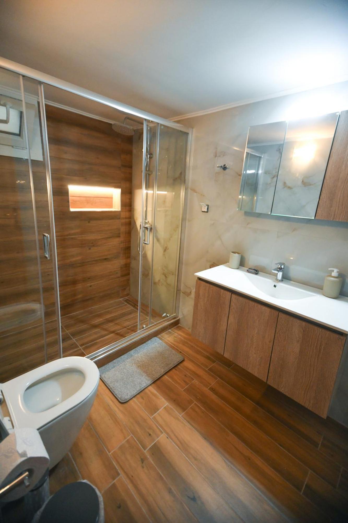 Savas Apartment