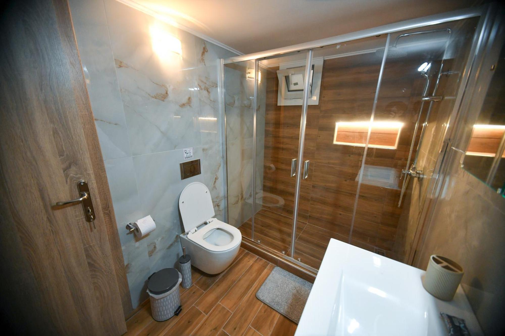 Savas Apartment