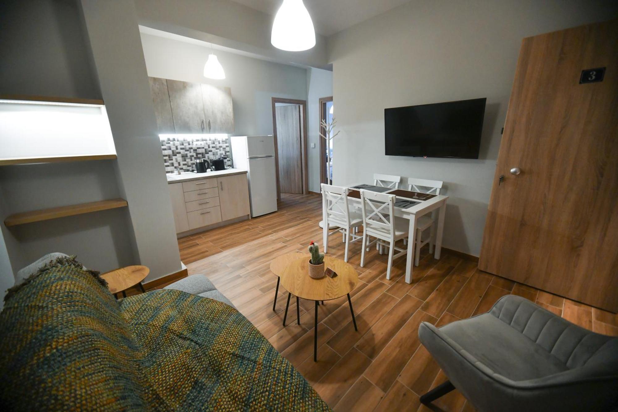 Savas Apartment *